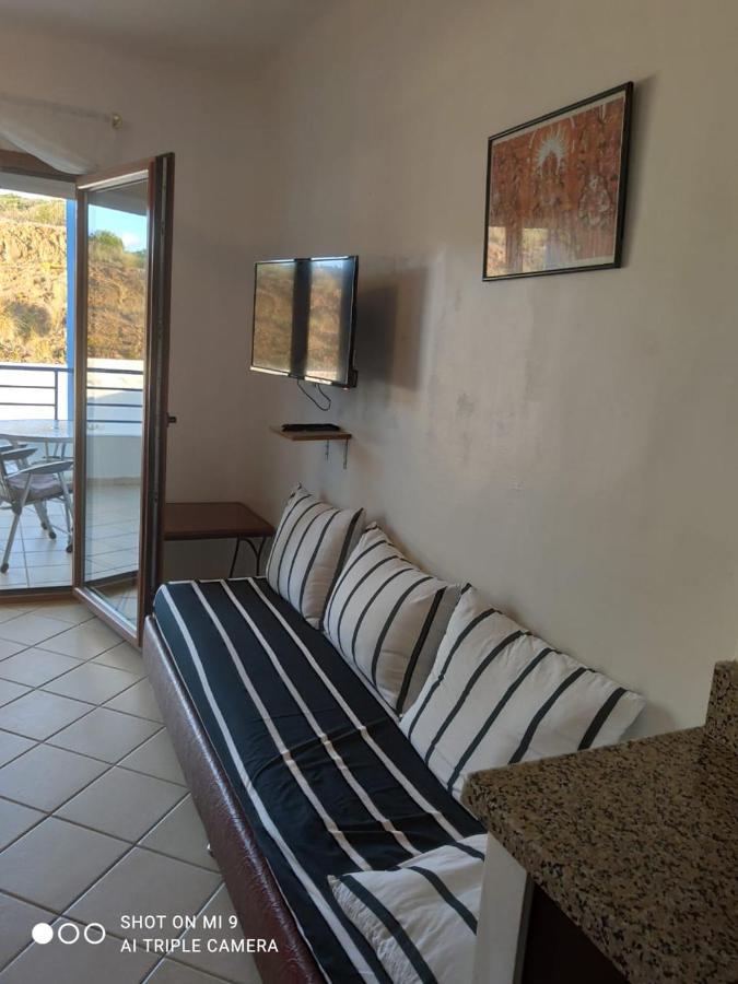 Studio Avec Piscine Et Wifi A Cabonegro Cabo Negro Exterior foto