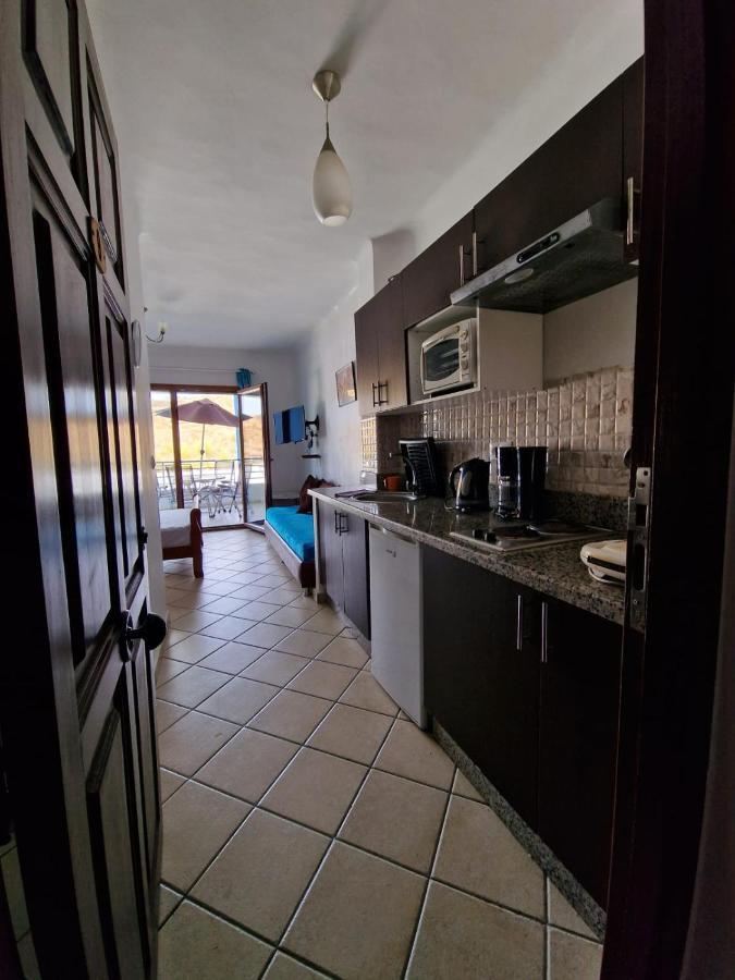 Studio Avec Piscine Et Wifi A Cabonegro Cabo Negro Exterior foto